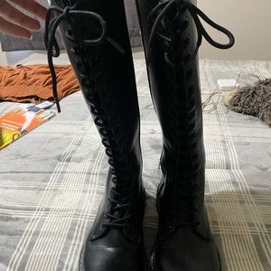 Black knee high combat boots 🖤